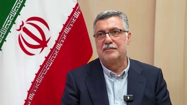 تولید دارو نباید متوقف یا کند شود/ لزوم افزایش پوشش بیمه‌ای برای جبران رشد قیمت‌ها