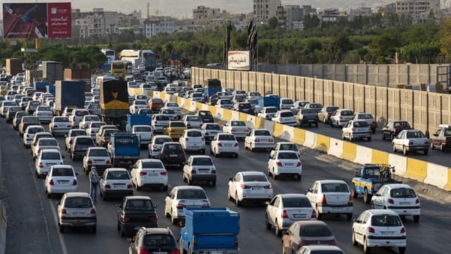 ترافیک سنگین در آزادراه‌های تهران-کرج-قزوین و قم-تهران/ تردد از تهران به شمال ممنوع است