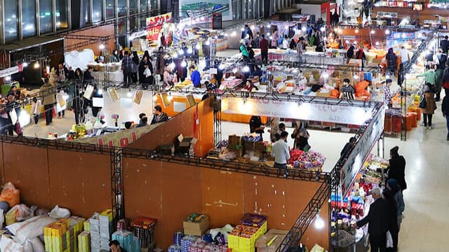 صادق: تأمین کالا‌های اساسی در جنگ، مجاهدت خاموش بود