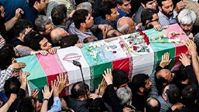 تشییع ۱۴ شهید گردان تخریب سپاه زنجان