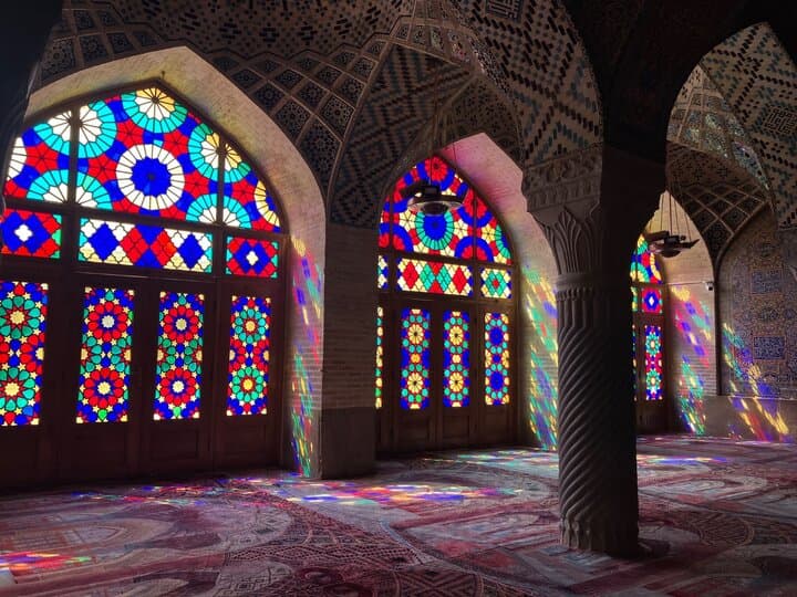 فرش‌های مسجد نصیرالملک چه شد؟