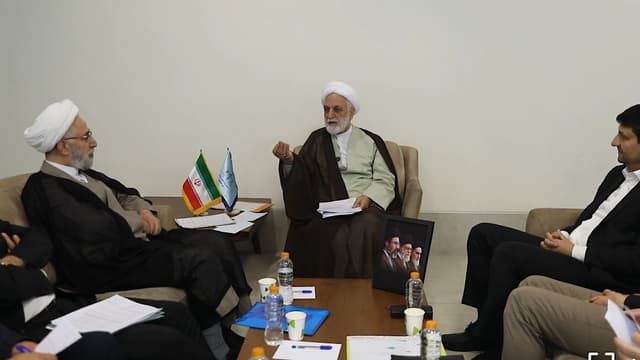 خط‌های سفید و اینترنت‌پرو باید به صورت کامل و جامع تعیین‌تکلیف شود
