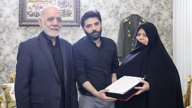 ابلاغ سلام رهبر معظم انقلاب به خانواده سپهبد شهید موسوی