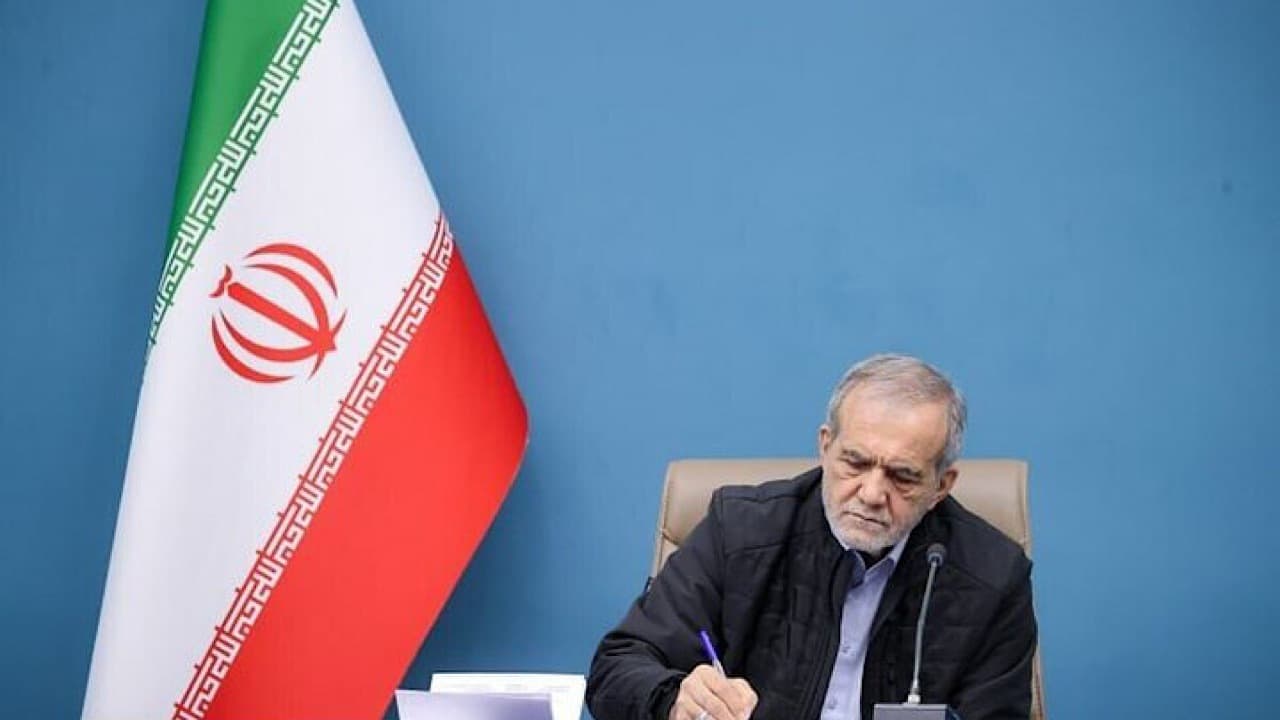 پزشکیان: خیام تجسم عینی تلاقی علم و اندیشه جهانی با ادب ایرانی است