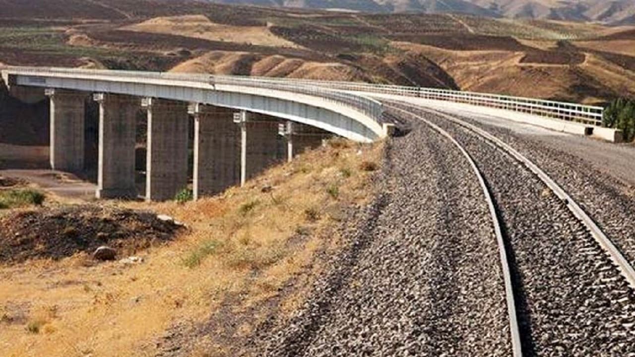 افزایش بهره گیری از ظرفیت شبکه ریلی کشور برای حمل کالاهای اساسی
