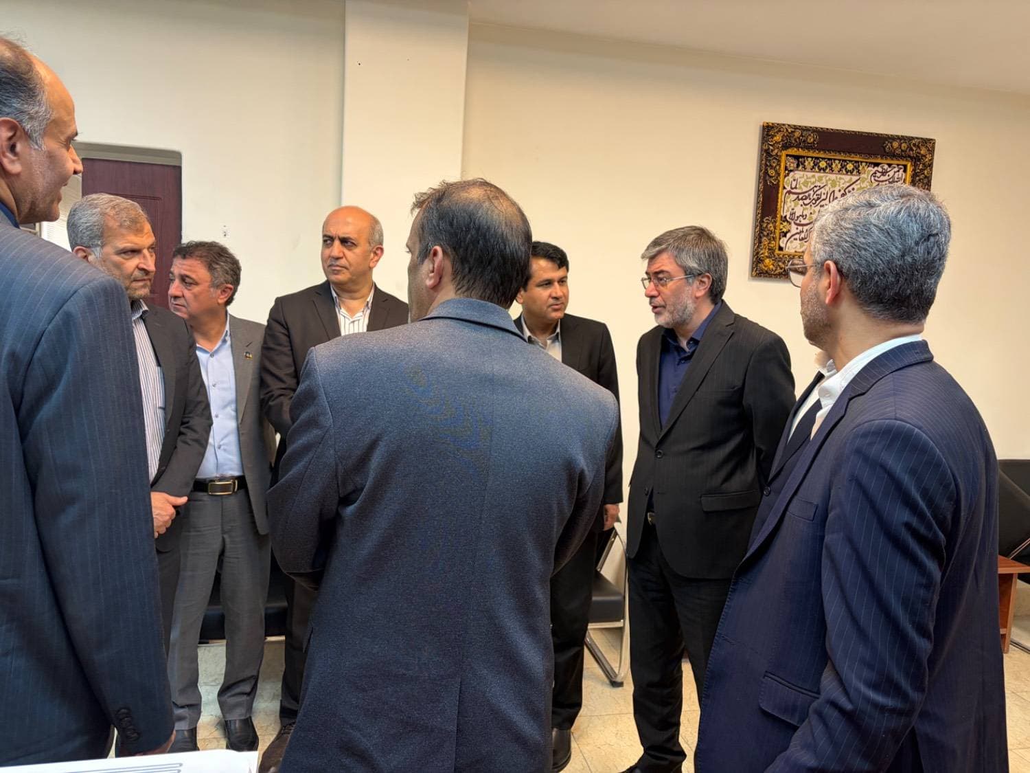 دو شاخص اساسی موفقیت سازمان رضایت کارکنان و رضایت مشتریان است