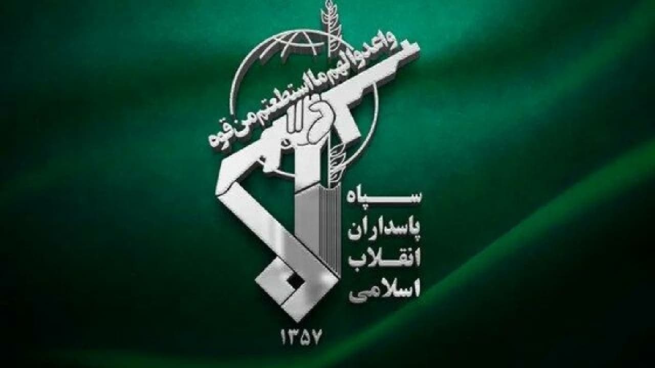 مرکز ناوگان پنجم دریایی آمریکا مورد تهاجم موشکی و پهپادی سپاه قرار گرفت