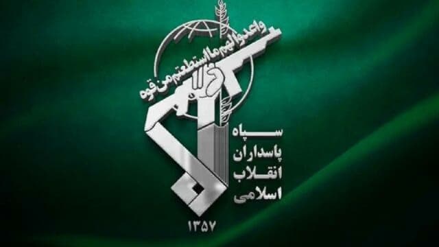 مرکز ناوگان پنجم دریایی آمریکا مورد تهاجم موشکی و پهپادی سپاه قرار گرفت