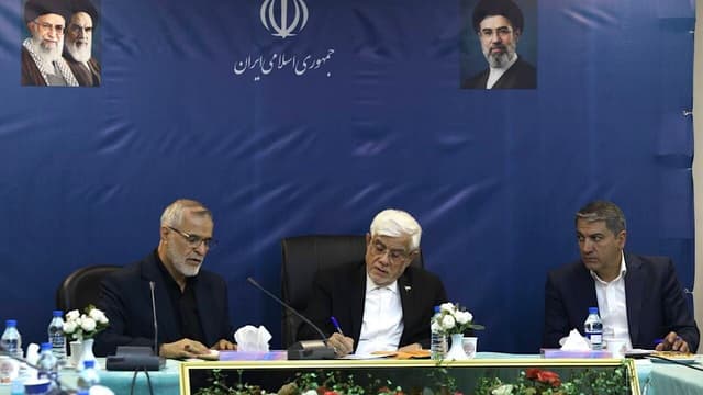 عارف: بخشنامه‌های ستاد تشییع امام شهید در حکم مصوبات دولت است