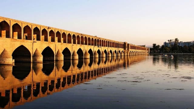 تکذیب شایعه قطع زودهنگام آب زاینده‌رود؛ جریان آب ۶۰ روزه برای کشاورزان