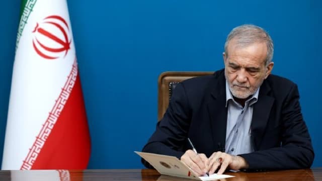 قدردانی پزشکیان از خدام ضیوف الرحمان/ پیام رهبری به حجاج، از نقاط عطف مناسک حج امسال بود