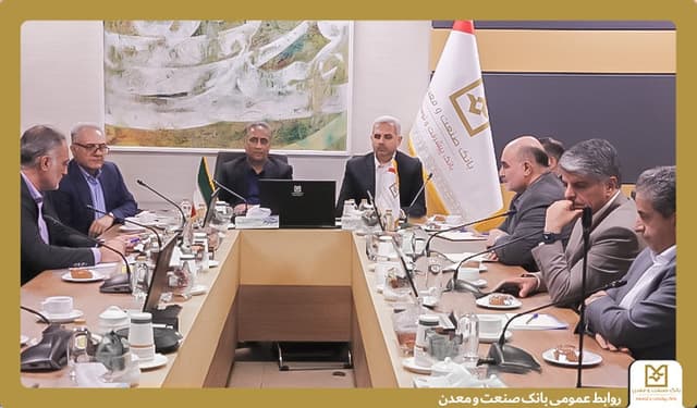 دكتر شایان: مدل كسب و كار بانك صنعت و معدن تغییر می كند