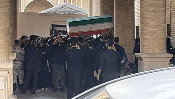 ورود پیکر رهبر شهید انقلاب به مصلی امام خمینی (ره)