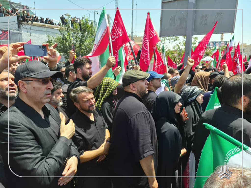 حضور مدیرعامل و مدیران ارشد گروه خودروسازی سایپا در آیین تشییع پیکر رهبر شهید/ حضور پررنگ خانواده بزرگ سایپا در مراسم بدرقه رهبر شهید انقلاب