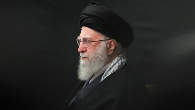 محفلی برای بیان دغدغه‌های مردم؛ محور برنامه، «بزرگ‌پرچمدار ایران» است