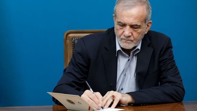 رئیس جمهور از حضور سران برخی کشورها در مراسم تشییع رهبر شهید قدردانی کرد