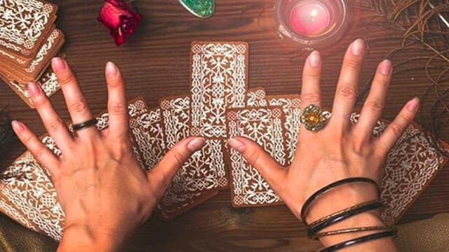 پایان فعالیت رمال میلیاردی در تهران/ کلاهبرداری با وعده بخت‌گشایی و بازگشت معشوق