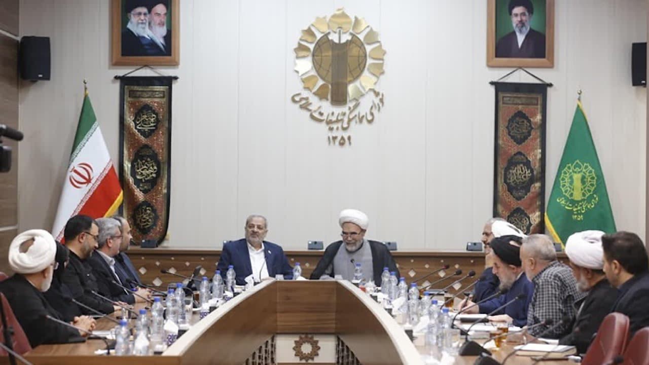 آغاز سال تحصیلی با گرامیداشت یاد شهدا در ۱۲۳ هزار مدرسه