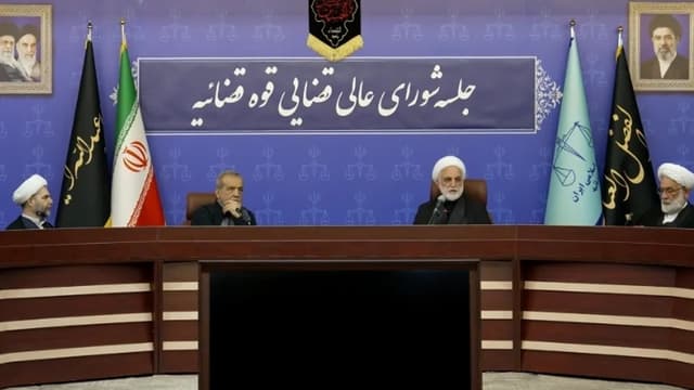 رئیس قوه قضاییه: نفوذی‌ها دنبال سرگرم کردن مردم به مسائل دست چندم هستند