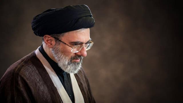 پیام تسلیت رهبر انقلاب به مناسبت درگذشت مادر شهیدان مظفر