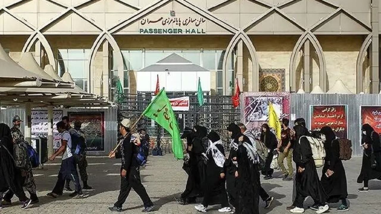 ترافیک سنگین محور‌های اربعین تا ۴۸ ساعت آینده ادامه دارد/ ۶۰ درصد زائران مرز مهران را انتخاب کرده‌اند