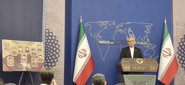 بقایی: در حال حاضر مذاکره‌‌ای با آمریکا نداریم/ تا زمانی که آمریکا آتش‌بس و تفاهم را نقض می‌کند، وضعیت تنگه هرمز همین است