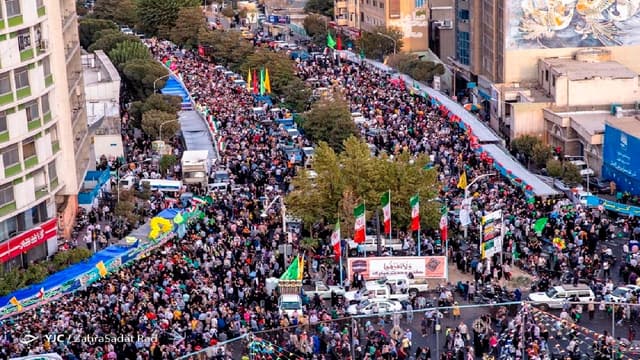 مداحان در این روز‌ها میدان‌داری کردند و بر طبل وحدت کوبیدند