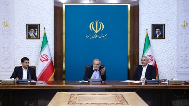 مسعود پزشکیان: دریافت هرگونه خدمت در کشور منوط به ارائه کد پستی و کد ملی می‌شود