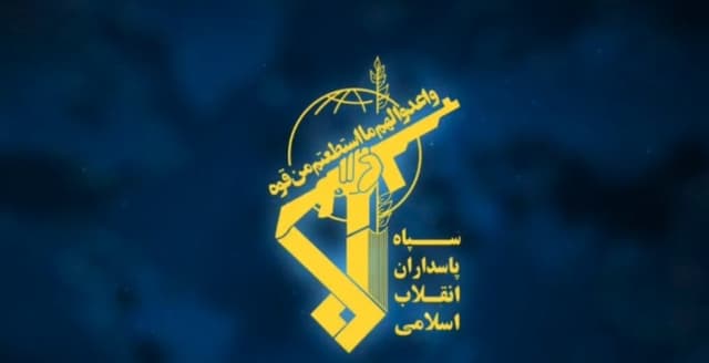سپاه: ناوشکن‌های رزمی DDG-۱۱۹ و DDG-۵۳ آمریکا مورد حمله قرار گرفتند