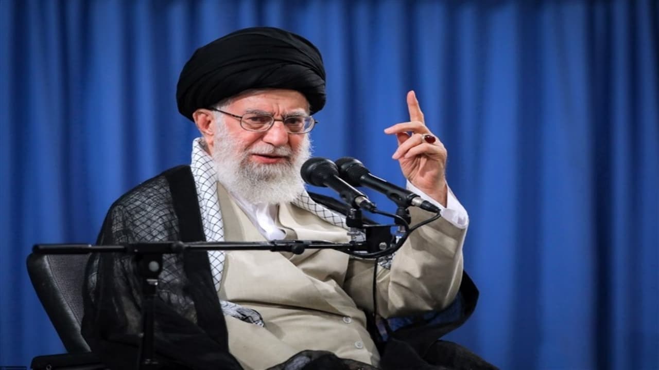 اغواگری غرب سلطه‌گر با شعار آزادی؛ درسی از امام شهید