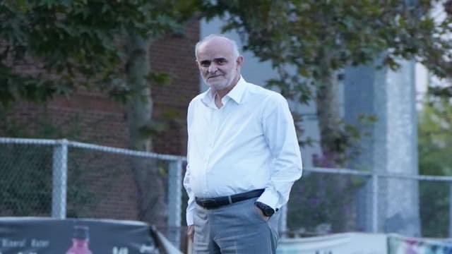 پاسخ تند نبی به دبیر: هرکس سرش در کار خودش باشد