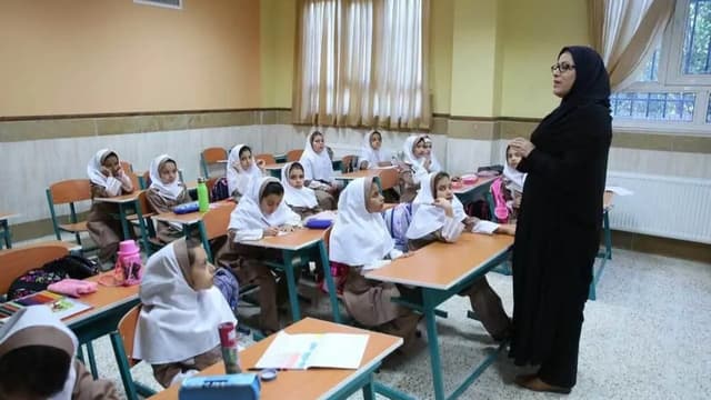 کمبود معلم در متوسطه اول نداریم