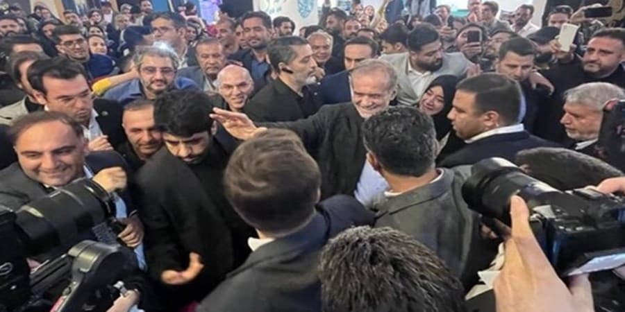 بازدید پزشکیان از نمایشگاه ملی صنایع‌دستی