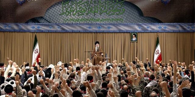 رهبر انقلاب: بسیج مستضعفین در کشور یک پدیده بی‌نظیر بود