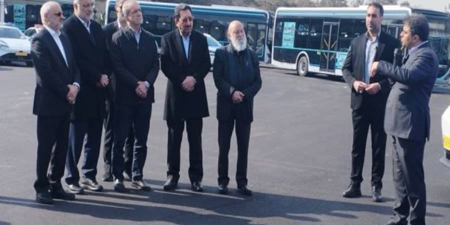 پزشکیان:زمینه استفاده شخصی ازخودروهای برقی فراهم شود