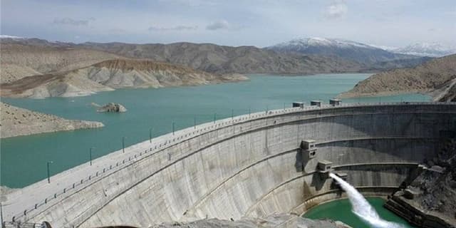 واقعیت تلخ کم‌آبی تهران؛ از کاهش مخازن تا موتورسواری در سدها