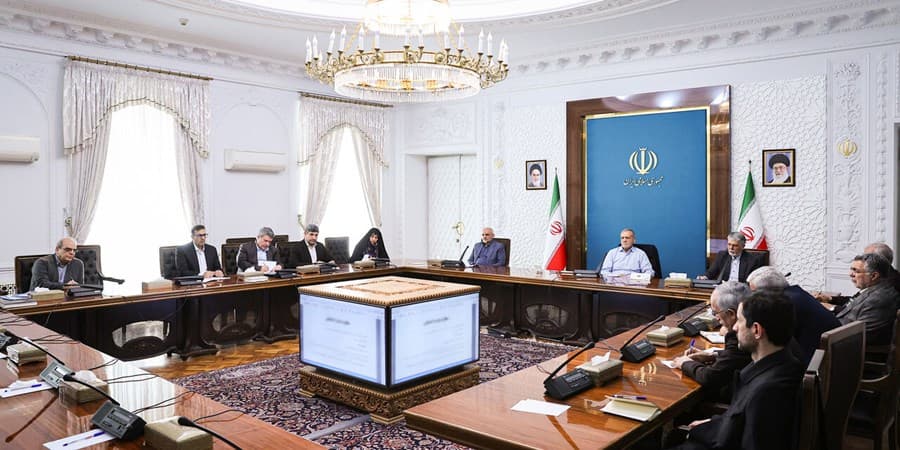 کاری کنیم که مردم در حوزه آموزش و سلامت، بهبود را ببینند