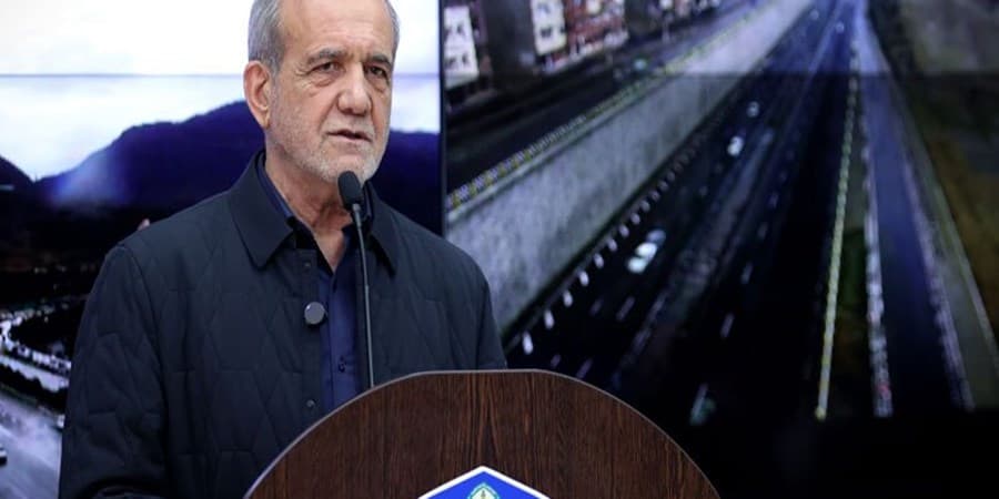 بازدیدپزشکیان از مرکز اطلاعات و کنترل هوشمند ترافیک پلیس راهور