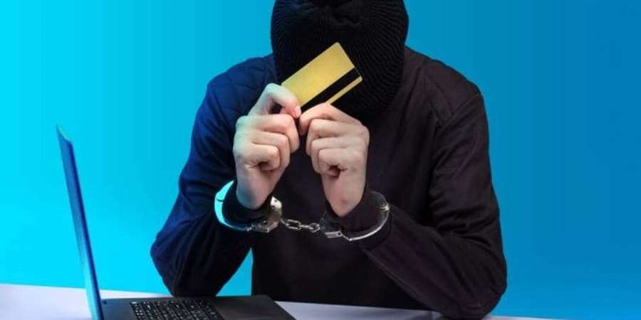 پلیس فتا فراجا از شناسایی و انهدام سه باند کلاهبردار اسکیمری خبر داد