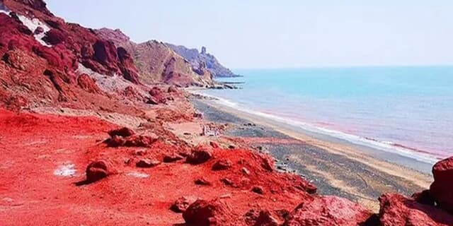 بازگرداندن خاک هرمز؛ حرکتی نمادین برای حفظ میراث طبیعی