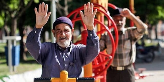 جوانان دهه ۶۰، سالمندان تنهای آینده؟