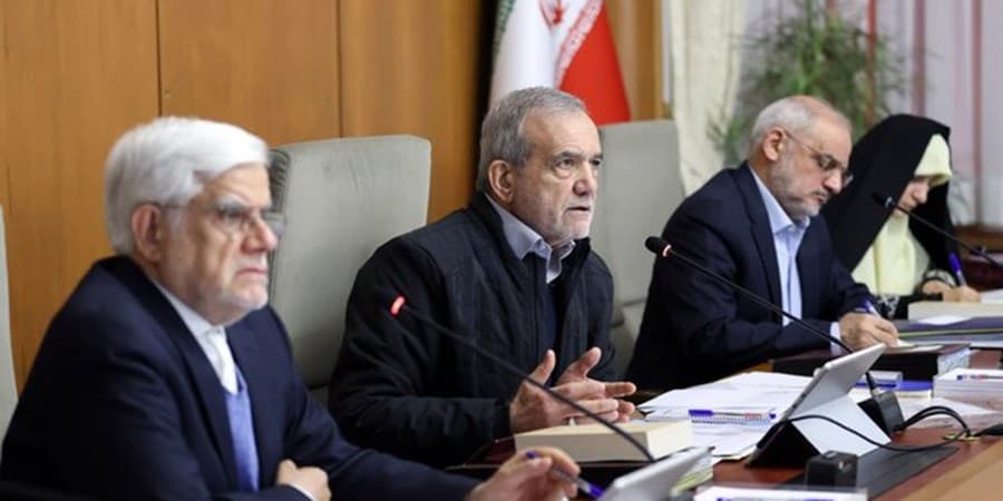 تاکید پزشکیان بر تسریع در اصلاح ساختاری، برنامه‌ای و مدیریتی اداره بنادر و گمرکات کشور