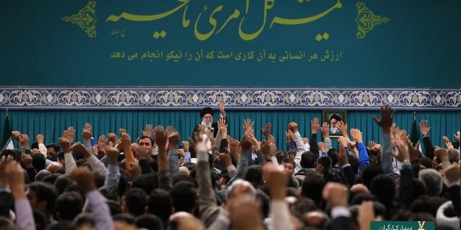 ذهنها نباید از مسئله فلسطین منصرف بشود
