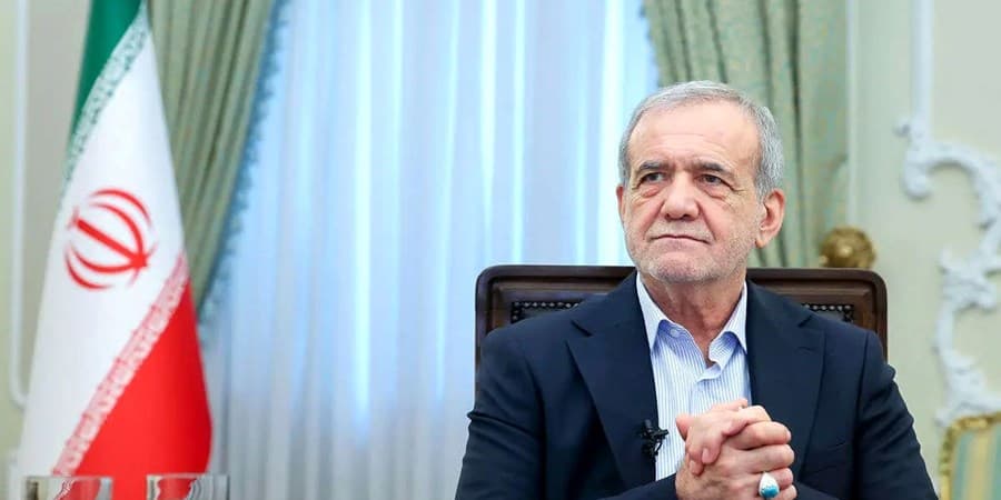 پزشکیان: دو محور دفاعی و دیپلماسی باید همزمان فعال باشند