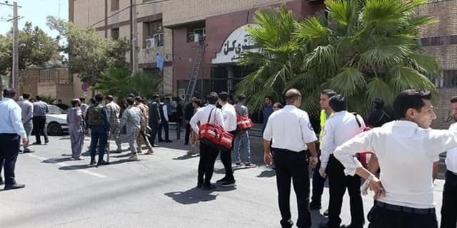 جزئیات جدید از حمله تروریستی زاهدان/ تروریست‌ها وارد دادگستری نشدند