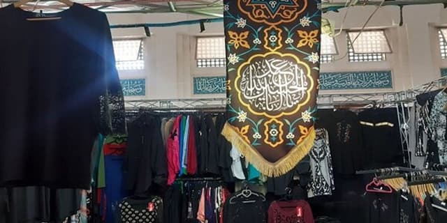 عرضه پوشاک اربعین در میدان آزادی/ تلاش برای ارائه لباس‌های جدید و خلاقانه