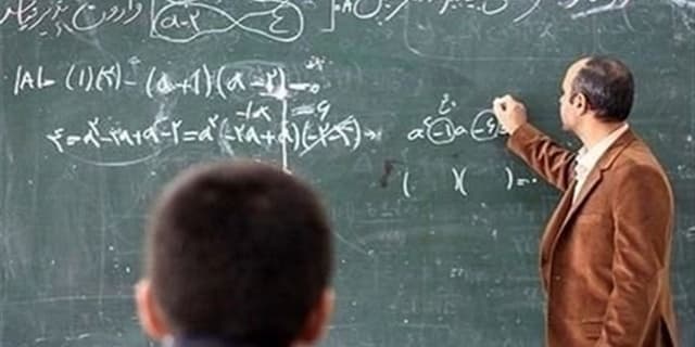 راهکار جبران کمبود معلم| بازگشت ۴۰ درصد بازنشستگان و ورود ۲۹ هزار معلم جدید به مدارس
