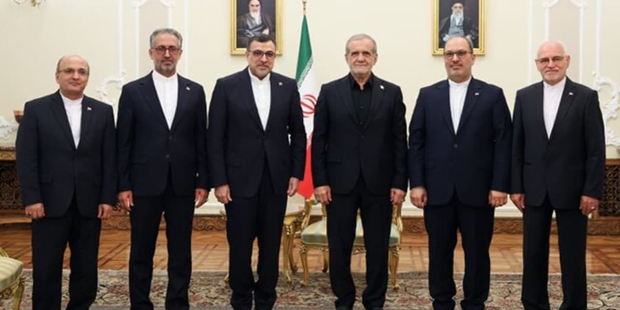 پزشکیان: سفرای ایران تلاش کنند مسیر توسعه روابط را هموار سازند