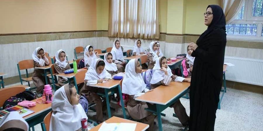 تذکر به کاظمی/ تعیین تکلیف وضعیت معلمان با فوریت