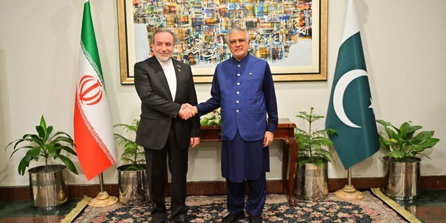 عراقچی با وزیر خارجه پاکستان دیدار کرد
